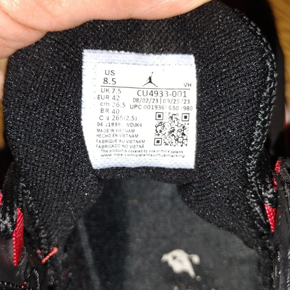 Jordan True Flight Black And Red Sneakers - Picture 4 of 8